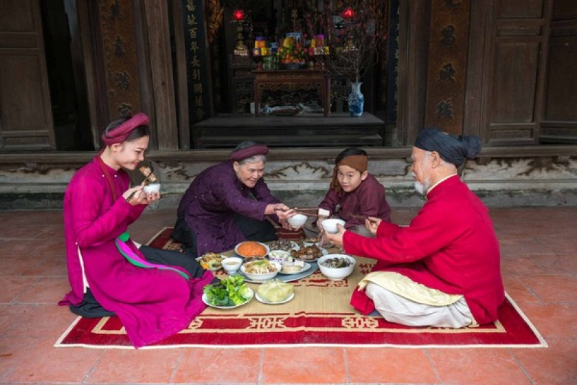 Vietnamese family 